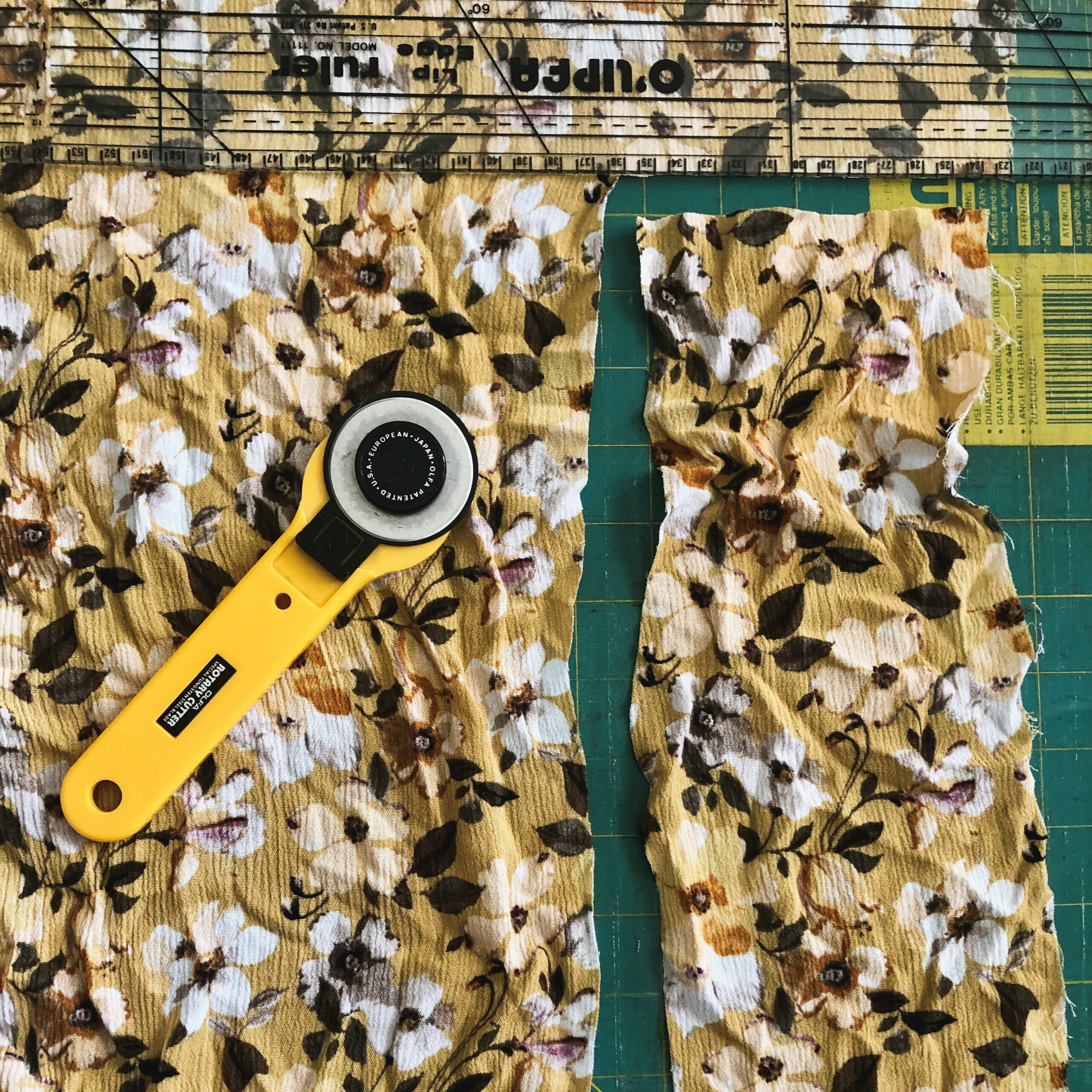 Cut the scrap fabric 5x28 inches